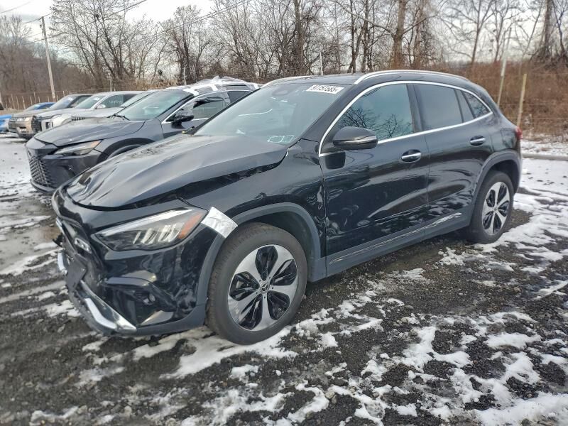 2025 MERCEDES-BENZ GLA-Class