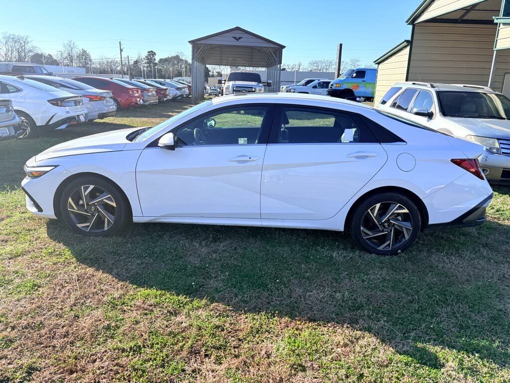 2025 HYUNDAI Elantra