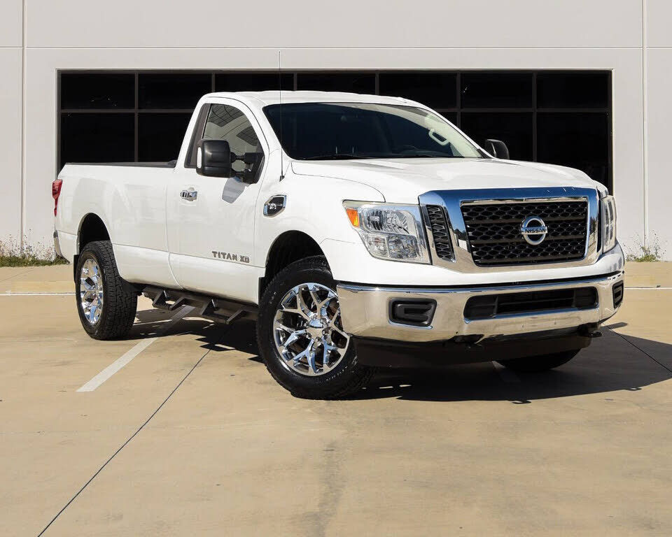 2017 NISSAN Titan