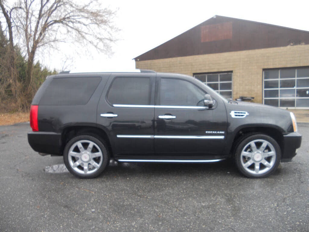 2011 CADILLAC Escalade