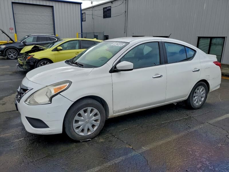 2016 NISSAN Versa