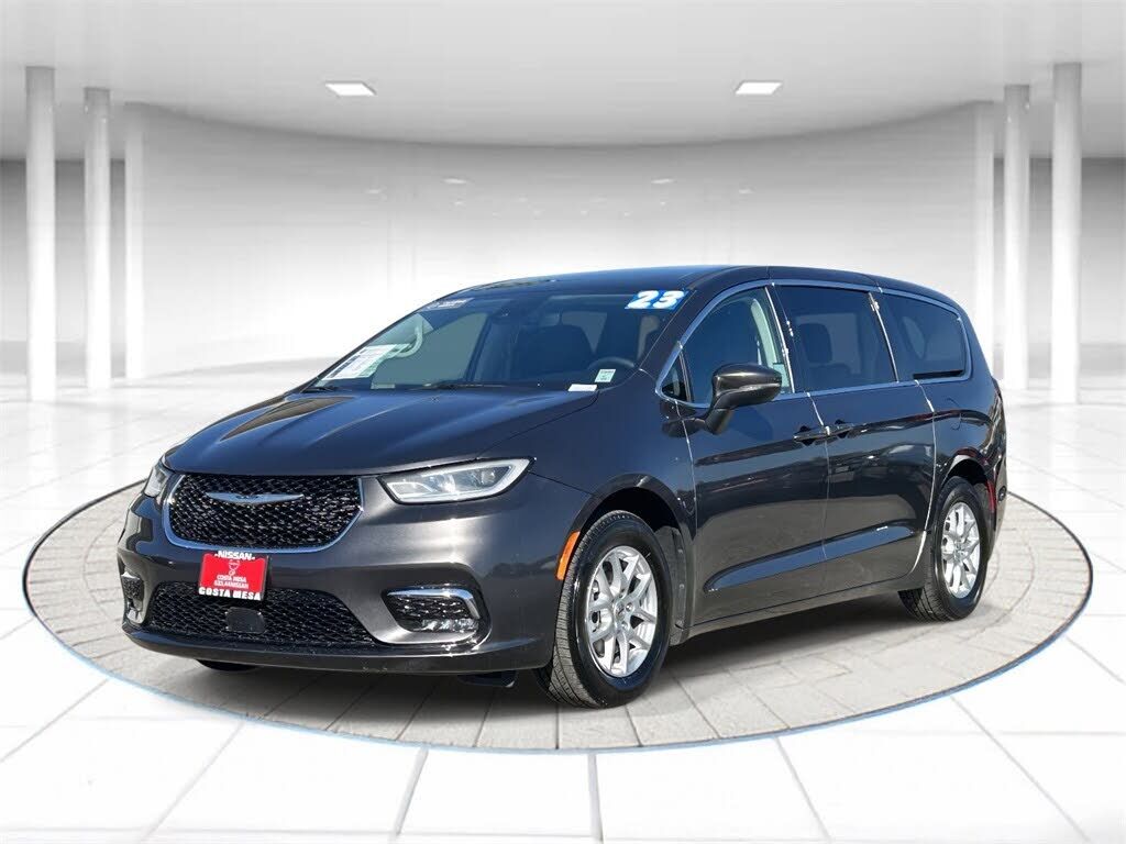 2023 CHRYSLER Pacifica