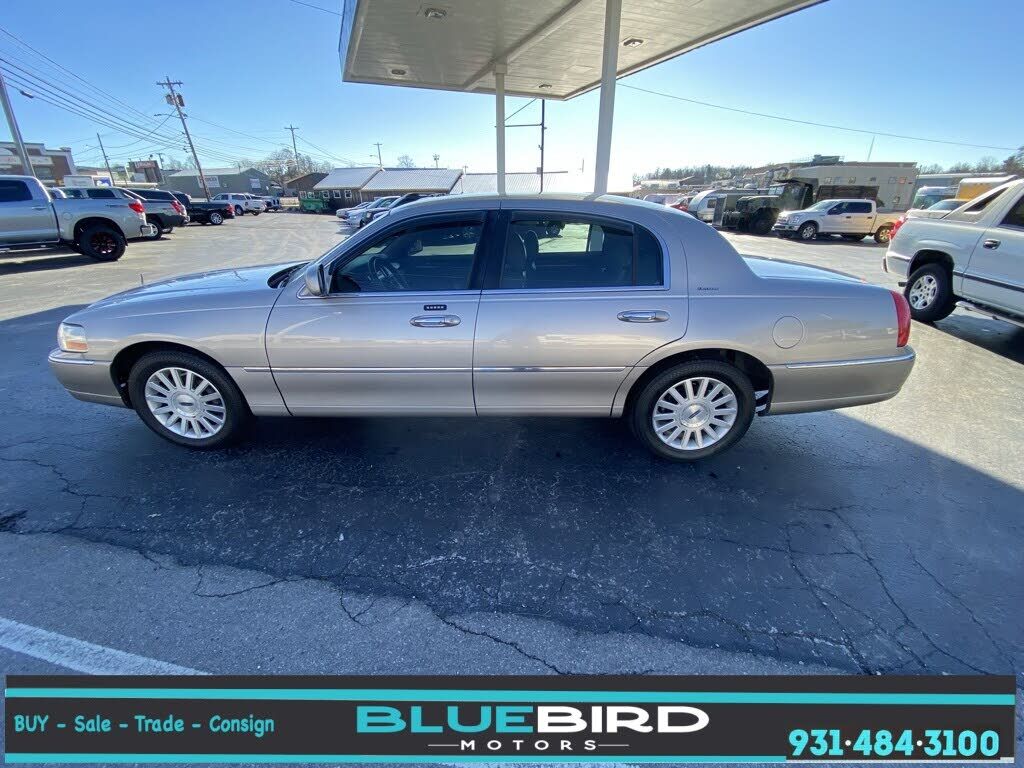 2003 LINCOLN Town Car