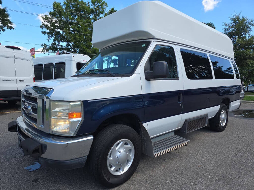 2013 FORD E-350