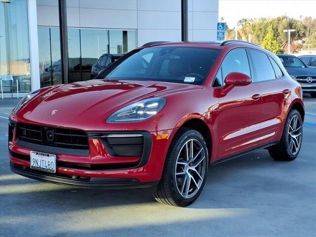 2024 PORSCHE Macan