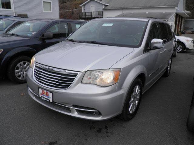 Chrysler Town and Country