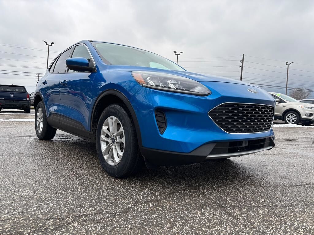 2021 FORD Escape