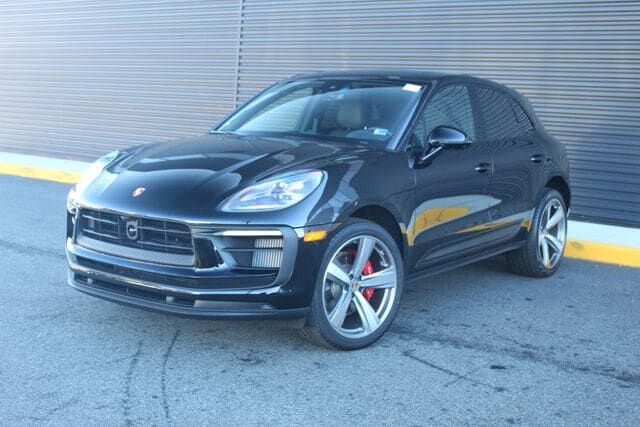 2026 PORSCHE Macan