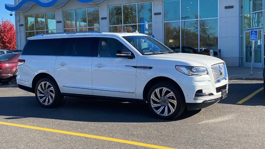 2024 LINCOLN Navigator L