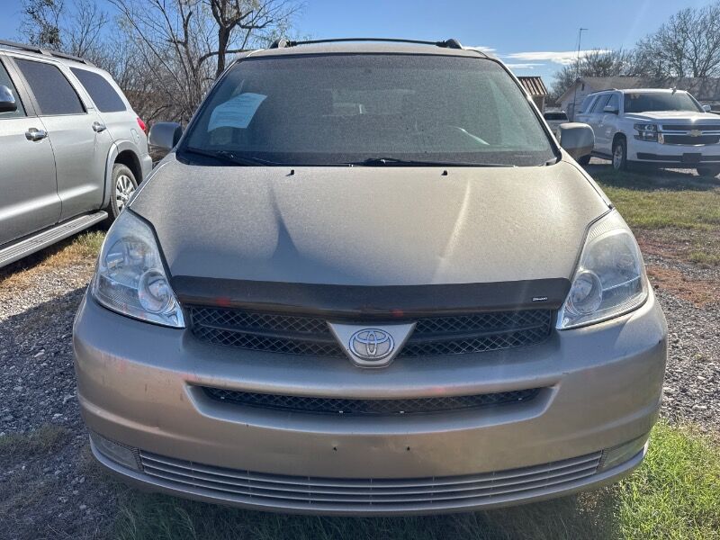 2004 TOYOTA Sienna
