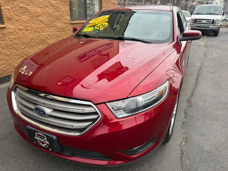 2019 FORD Taurus