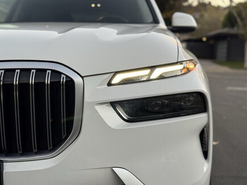 2025 BMW X7