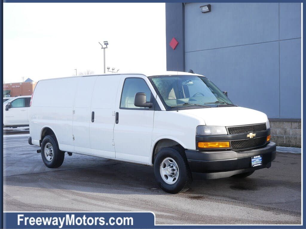 2022 CHEVROLET Express