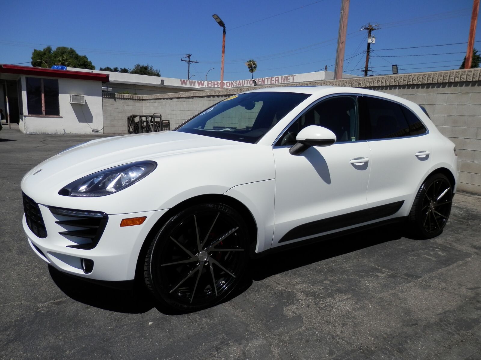 2017 PORSCHE Macan