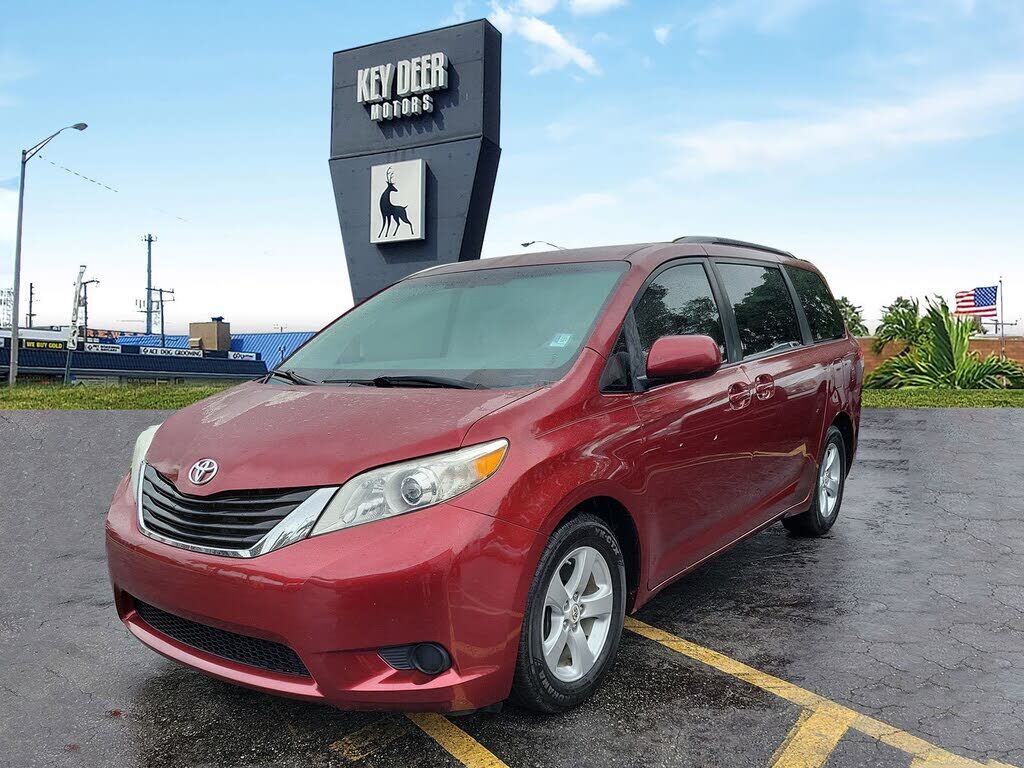 2012 TOYOTA Sienna