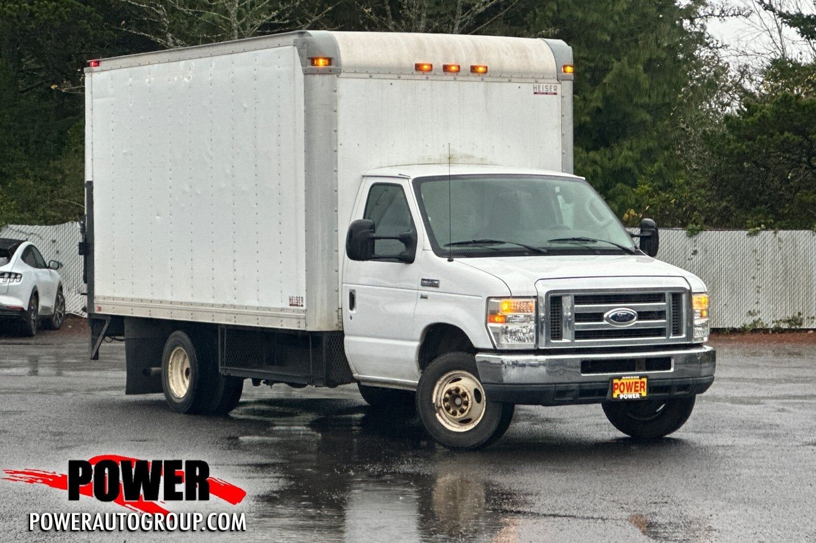 2011 FORD E-350