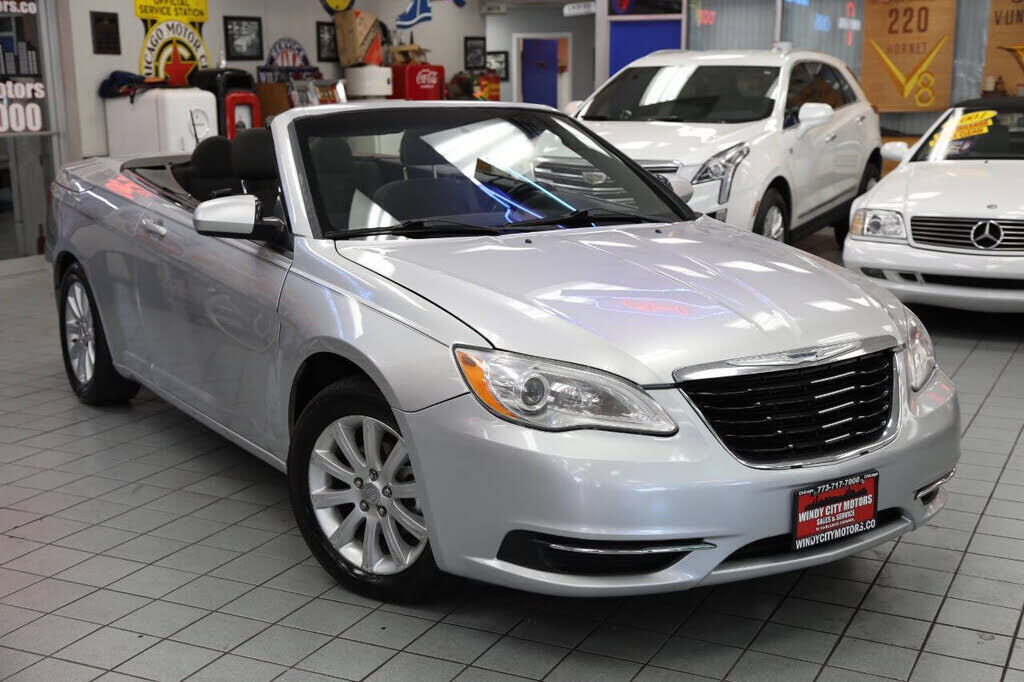 2011 CHRYSLER 200