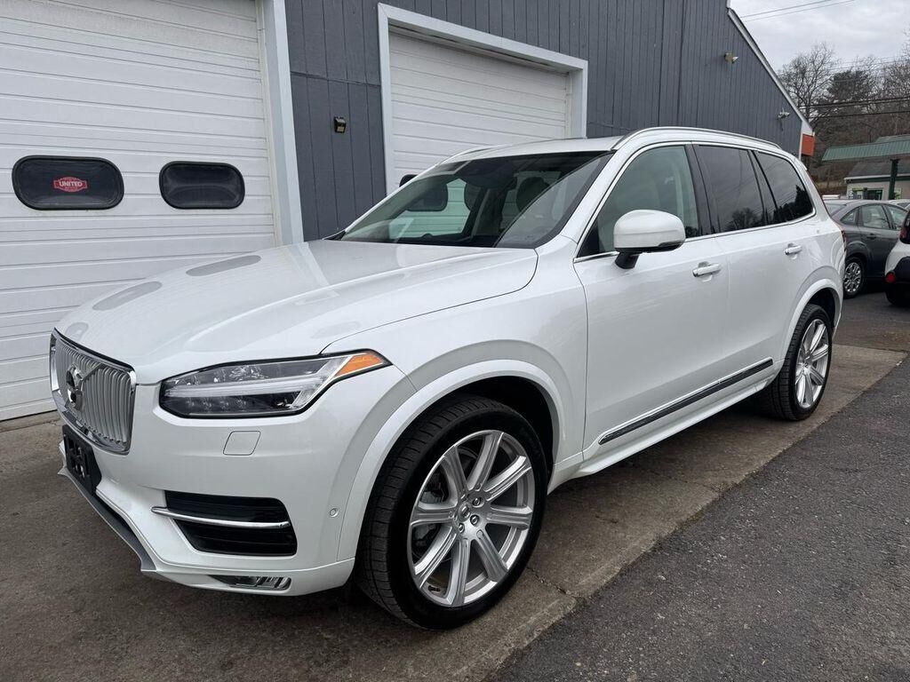 2017 VOLVO XC90