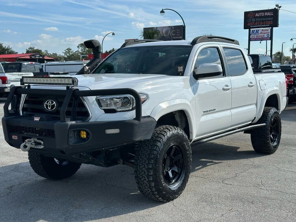 2017 TOYOTA Tacoma
