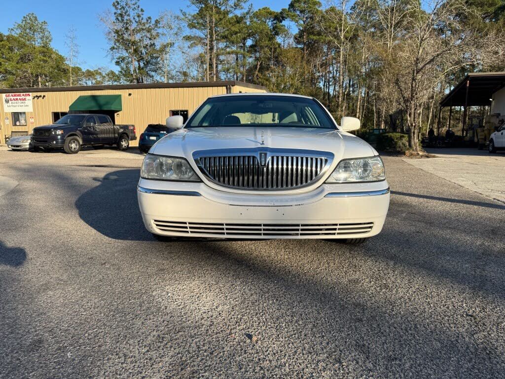 2006 LINCOLN Town Car