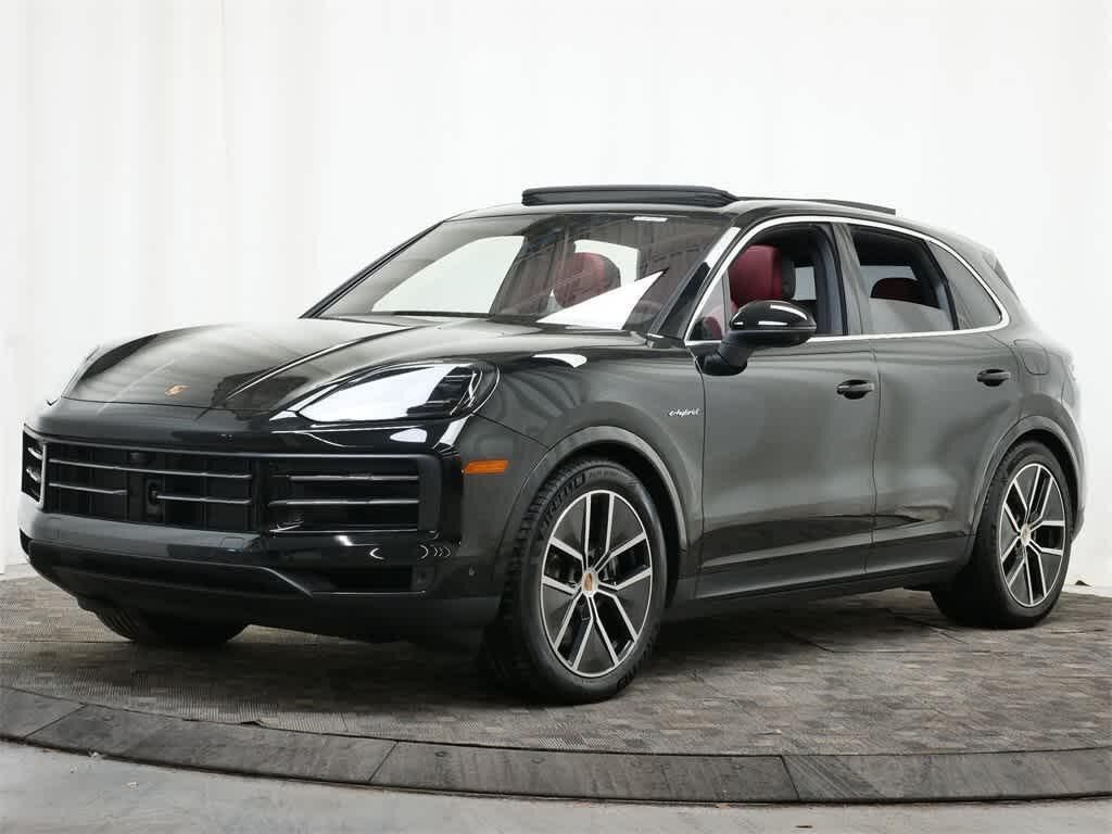 2025 PORSCHE Cayenne