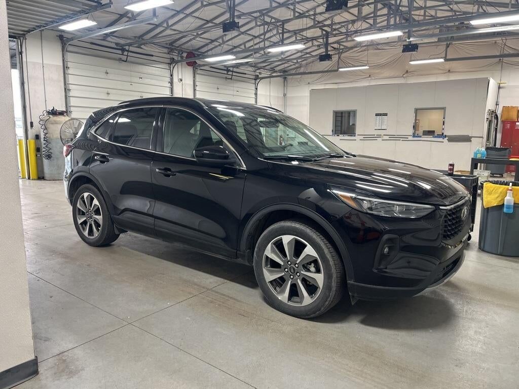 2025 FORD Escape