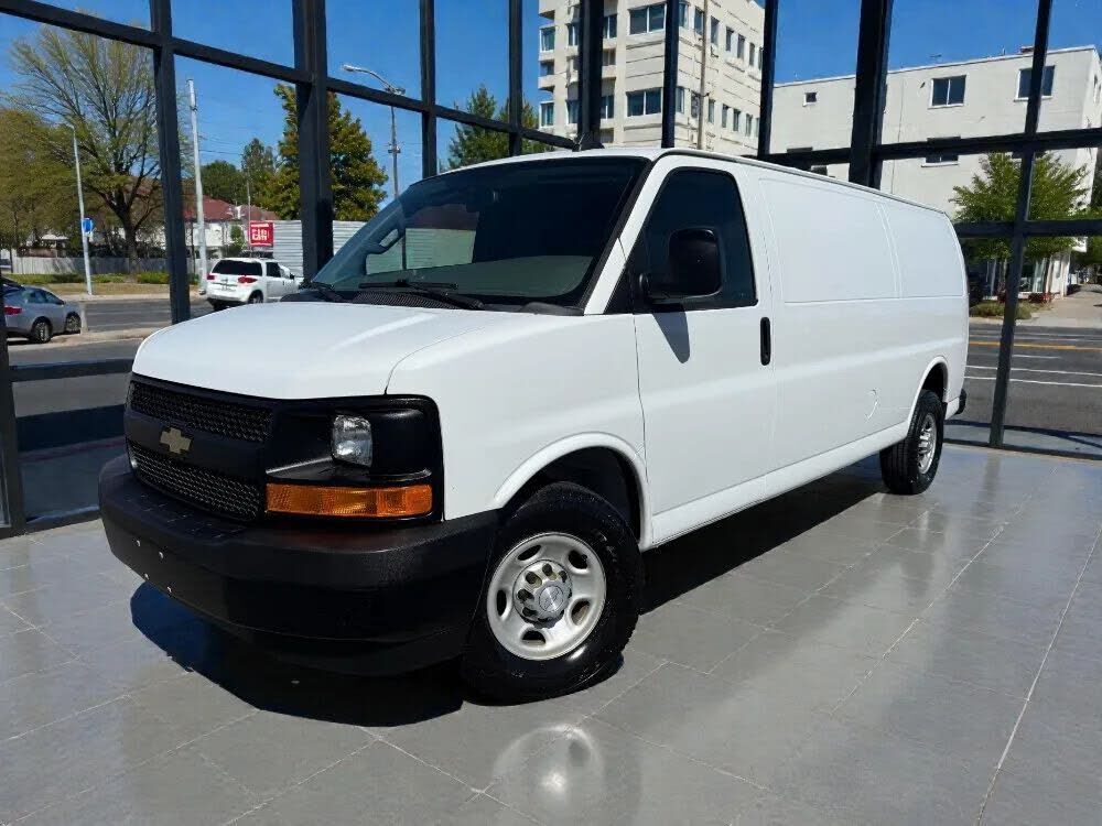 2017 CHEVROLET Express