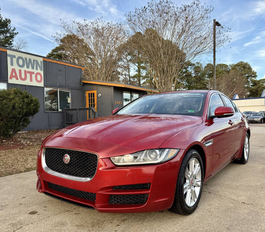 2017 JAGUAR XE