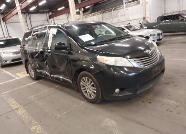2016 TOYOTA Sienna