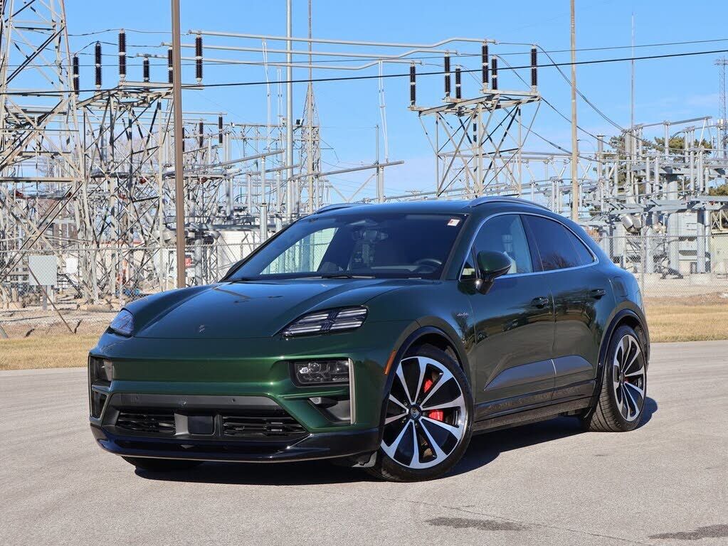 2024 PORSCHE Macan
