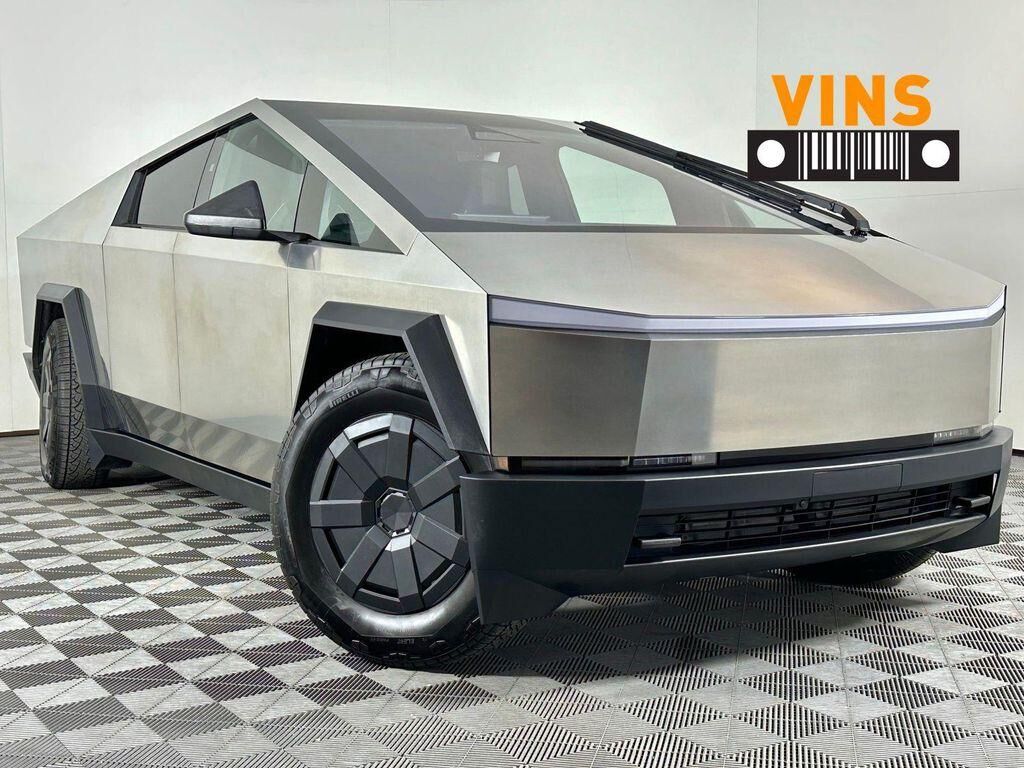 2025 TESLA Cybertruck