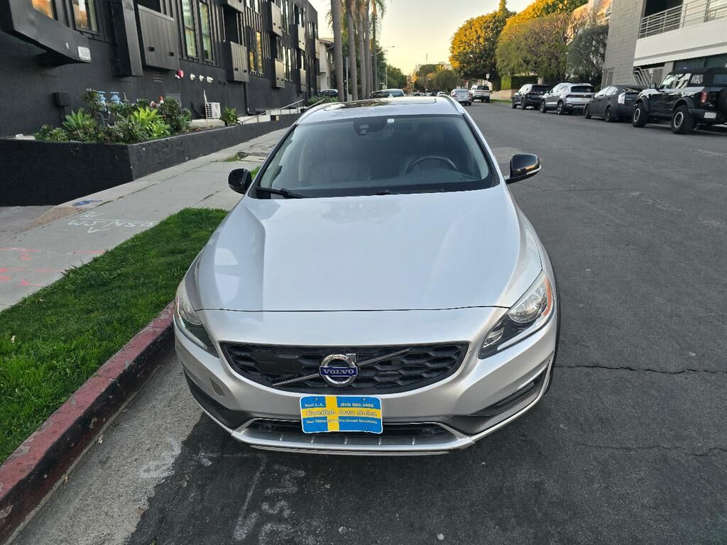 2016 VOLVO V60CC