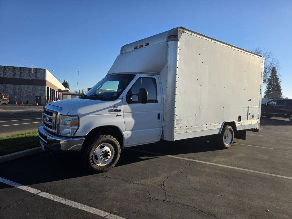 2011 FORD E-450