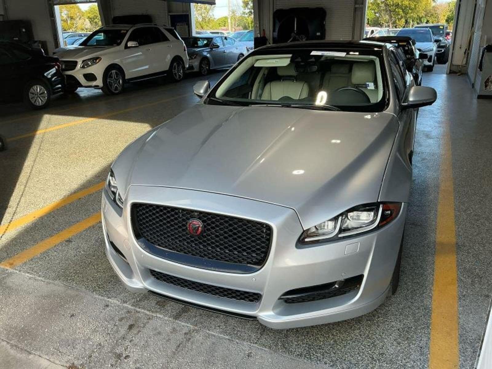 2019 JAGUAR XJ