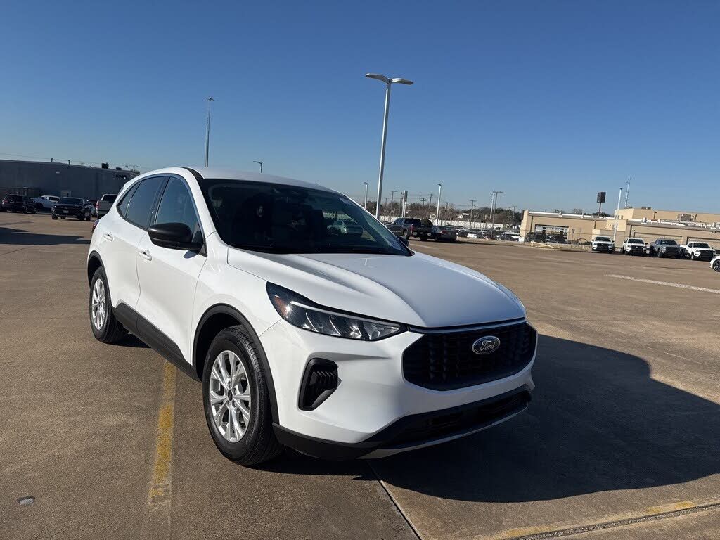 2024 FORD Escape