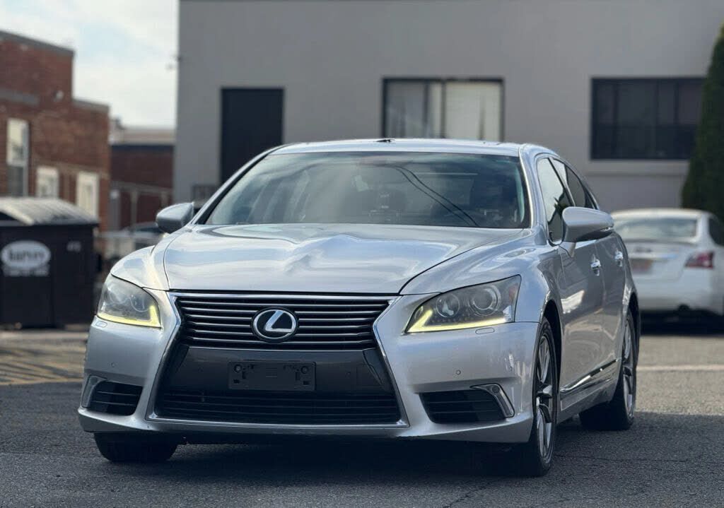 2013 LEXUS LS