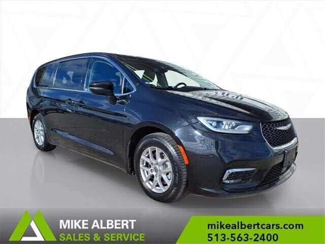 2023 CHRYSLER Pacifica