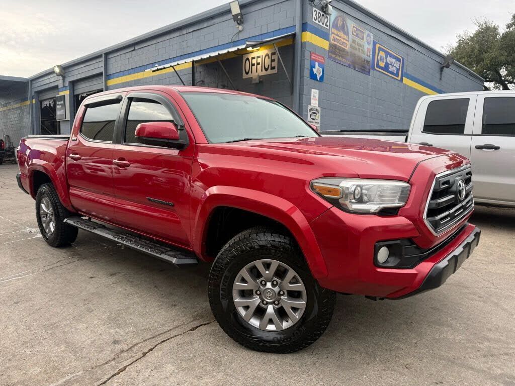2017 TOYOTA Tacoma
