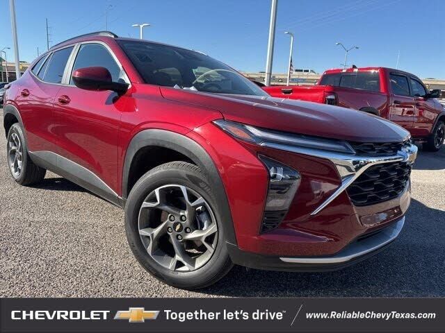 2025 CHEVROLET Trax