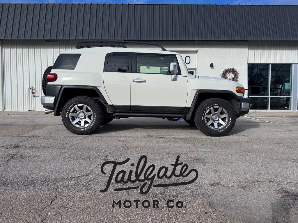 2014 TOYOTA FJ Cruiser