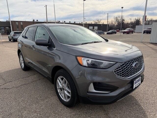 2023 FORD Edge