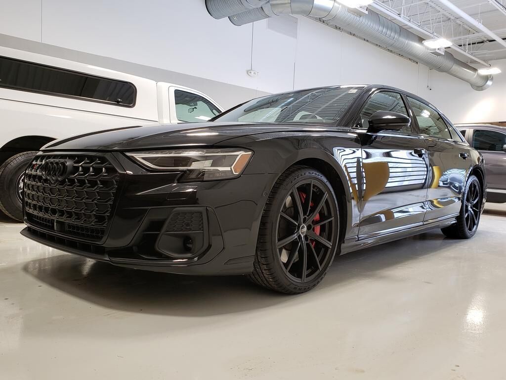 2023 AUDI S8
