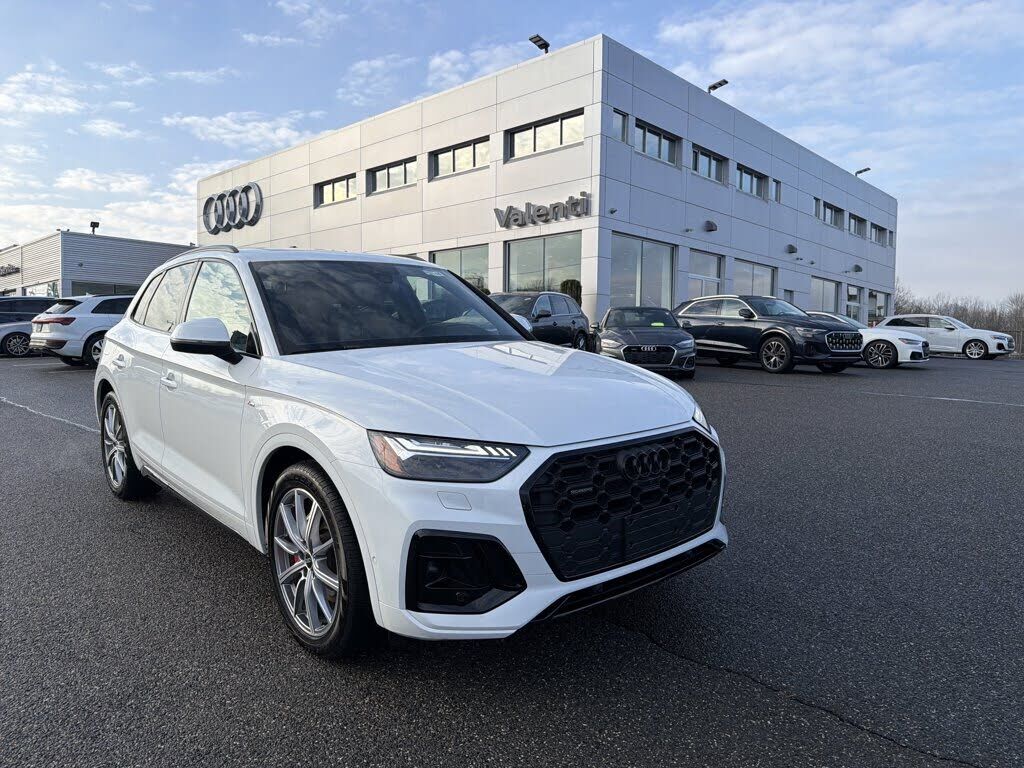 2024 AUDI Q5 e