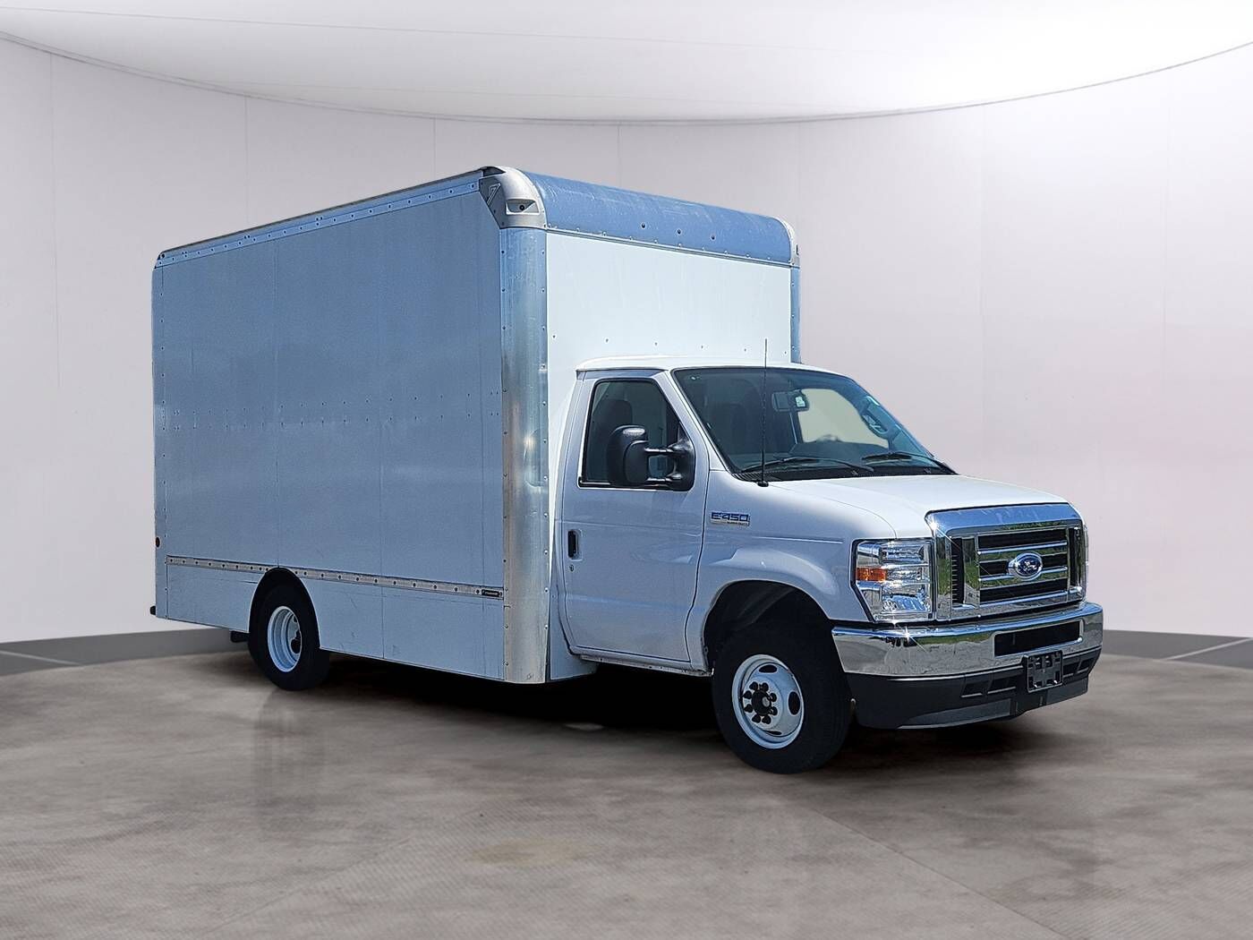 2023 FORD E-450