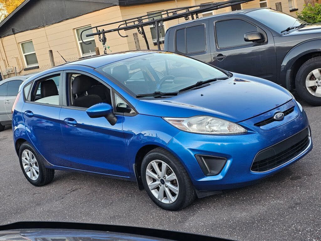 2011 FORD Fiesta