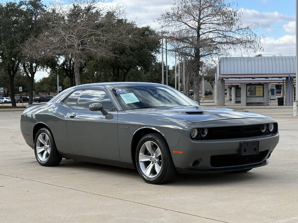 2017 DODGE Challenger