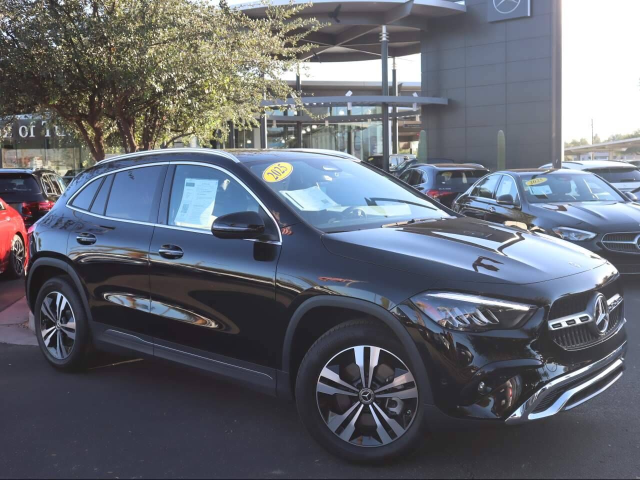 2025 MERCEDES-BENZ GLA-Class