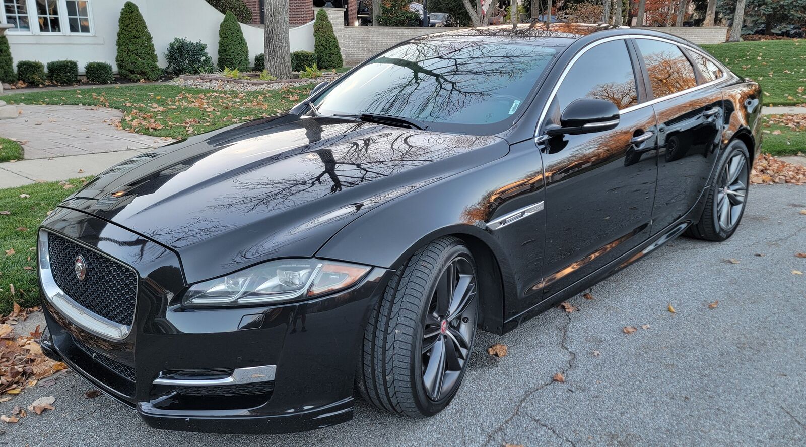 2016 JAGUAR XJ