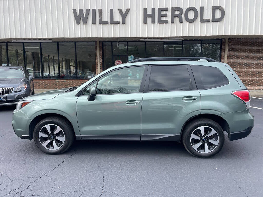 2017 SUBARU Forester