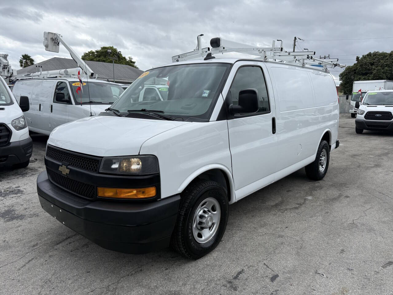 2021 CHEVROLET Express